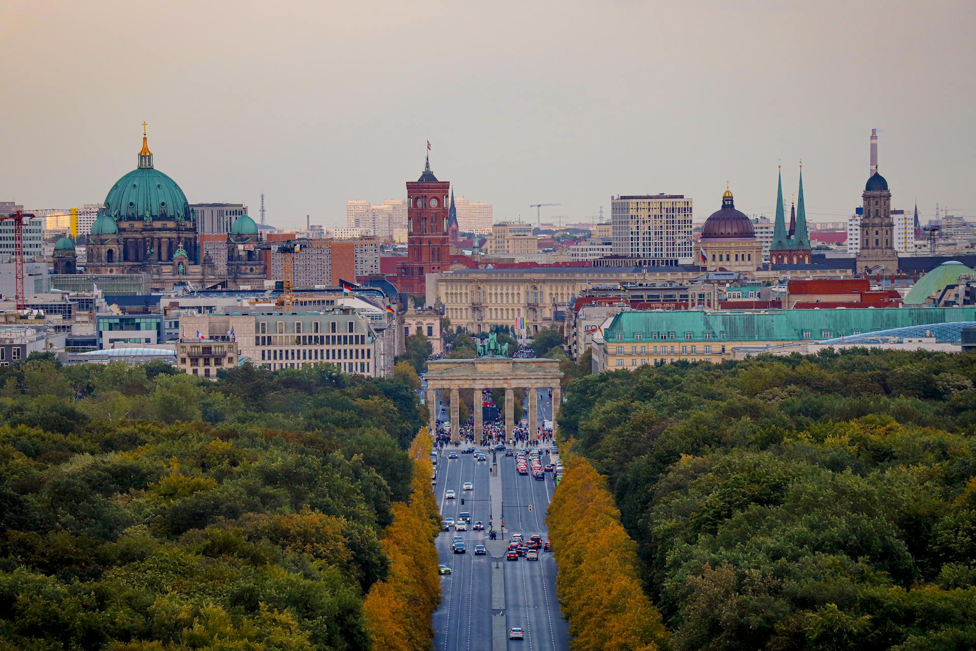 Unter den Linden laan richting de Brandenburger Tor