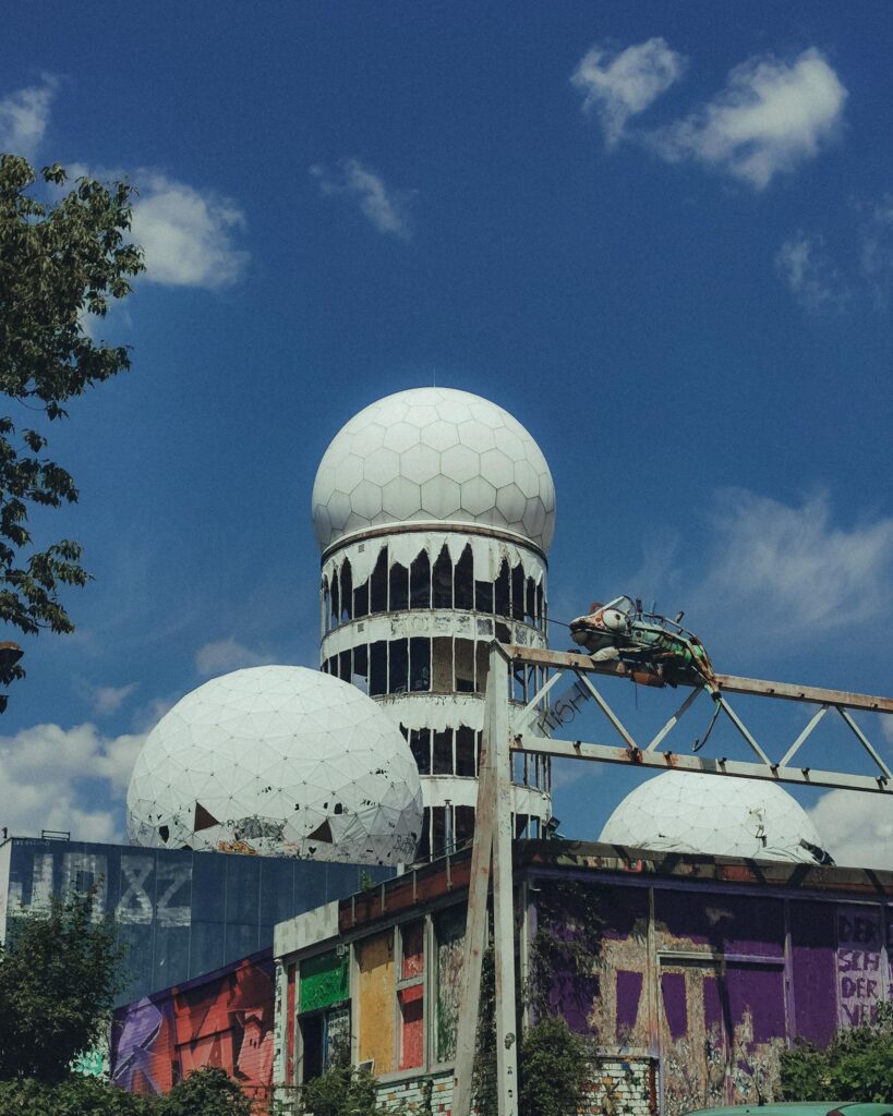 Street art en graffiti op de Teufelsberg in Berlijn